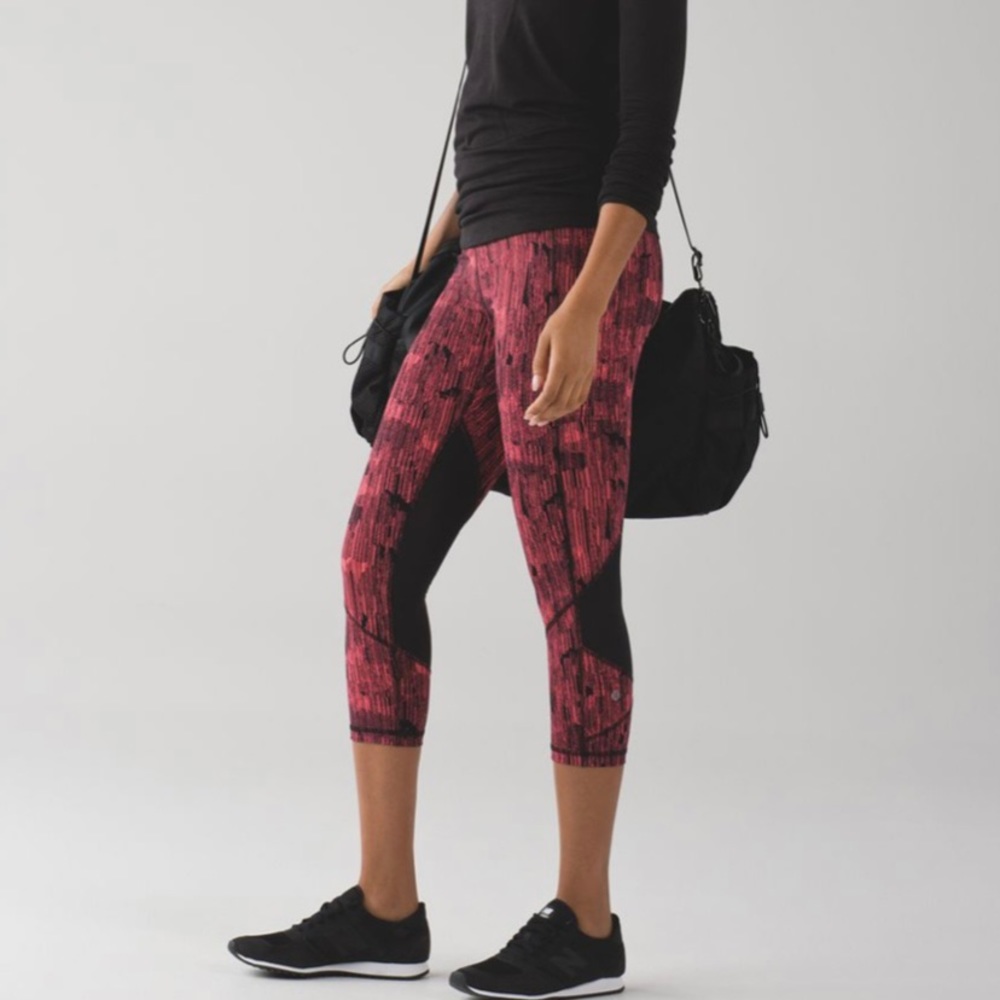 Lululemon Pace Rival Crop (19") leggings Down Pour Electric Coral Black / Black